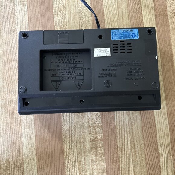 Vintage General Electric AM/FM Alarm Clock/Radio Model 7-4634B Woodgrain Tested - Picture 6 of 11